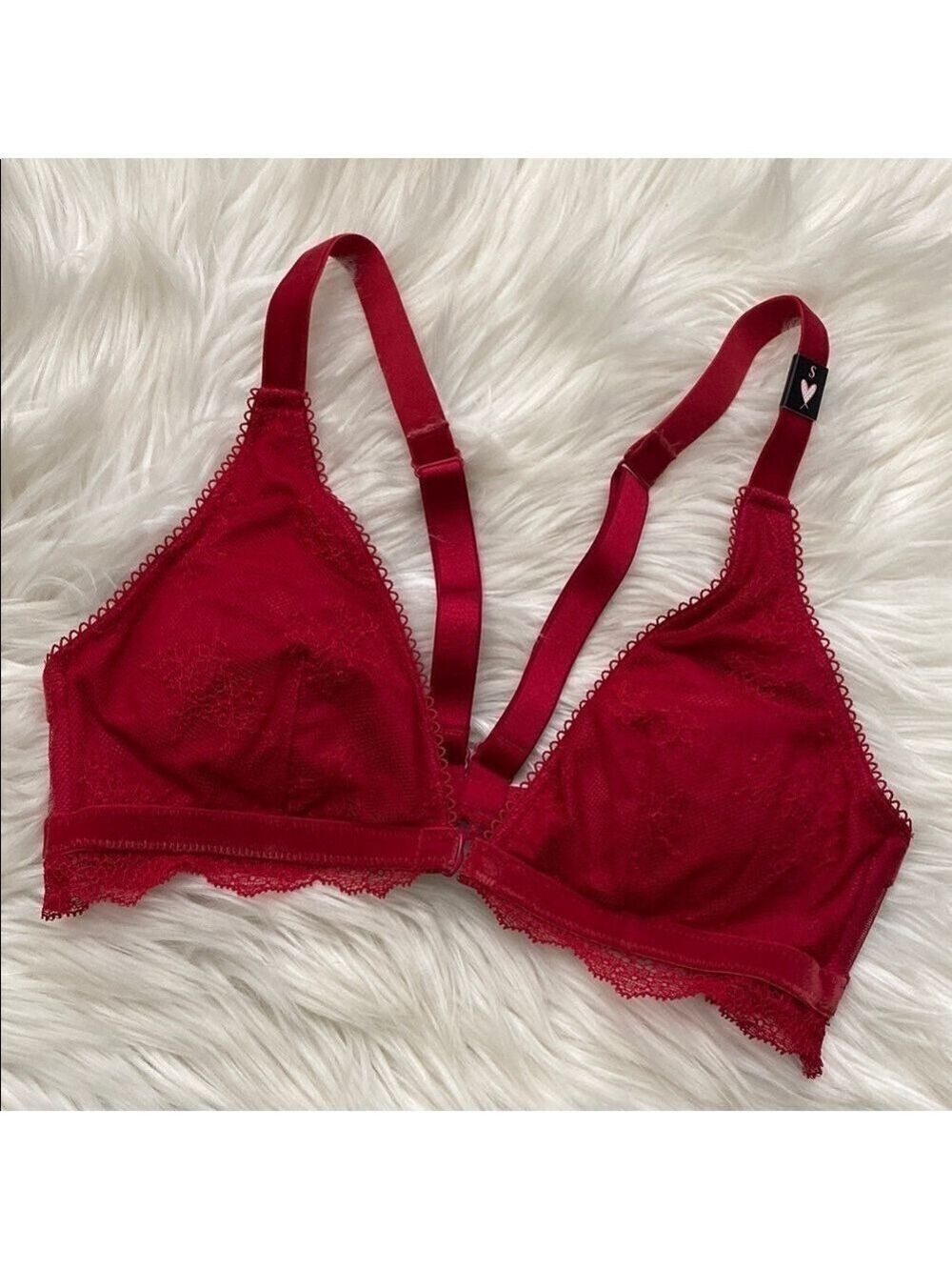 NWT Victoria’s Secret Red Lace Bralette
